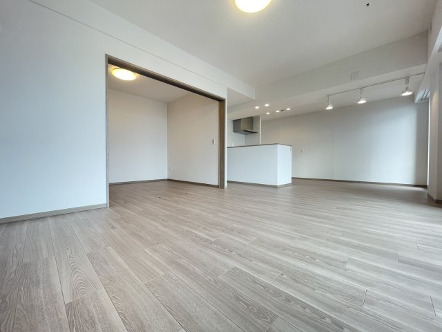 ロイヤルメドゥ香里園タワーの居間・リビング