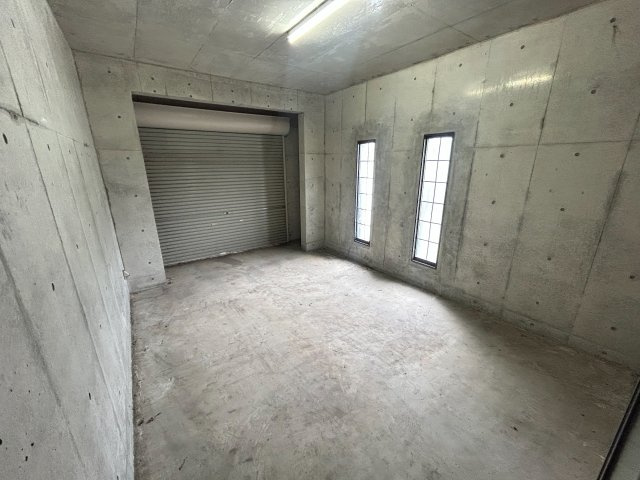 【駐車場】 | 【屋上付】沼田市横塚町　３階建2LDK