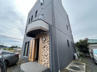 【外観】 | 【屋上付】沼田市横塚町　３階建2LDK