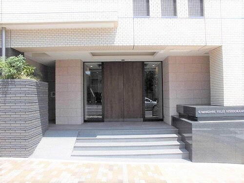 ワコーレフェリズ西岡本のエントランス|エントランス