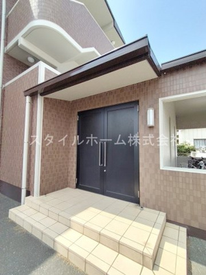 【エントランス】 | エクシード御油