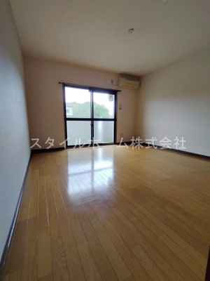 【居間・リビング】 | エクシード御油 | 同建物内別部屋の写真です。