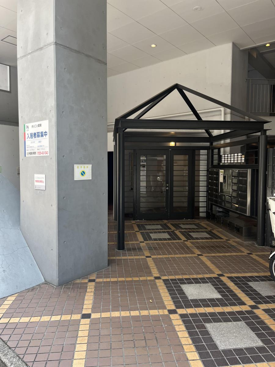 ウィルテラス南大塚のエントランス