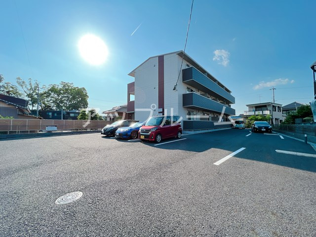 ＷＩＮＧ ＫＡＳＵＧＡＩの駐車場