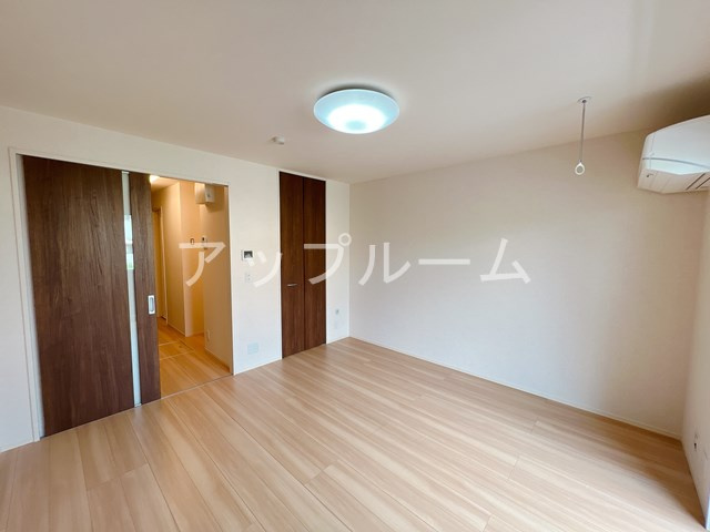 ＷＩＮＧ ＫＡＳＵＧＡＩの居間・リビング