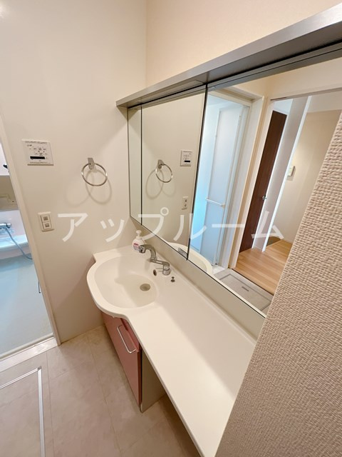 ＷＩＮＧ ＫＡＳＵＧＡＩの洗面所