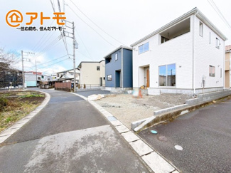 【前面道路含む現地写真】 | 前面道路は車通りが少なく安心♪