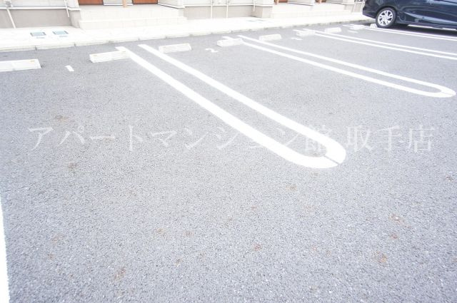 シャン・ド・フルールⅠの駐車場