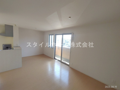 【居間・リビング】 | グランパティオＢ | イメージ写真です。