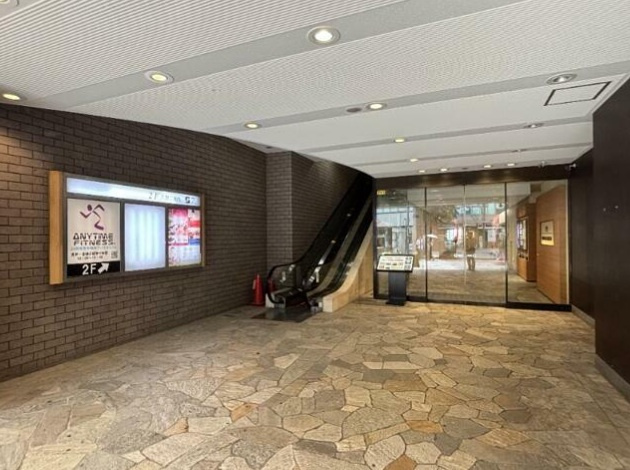 グローバルビュー浦和のエントランス