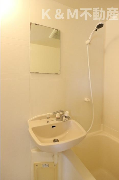 フラッツ・シゲの洗面所|コンパクトで使いやすい洗面所