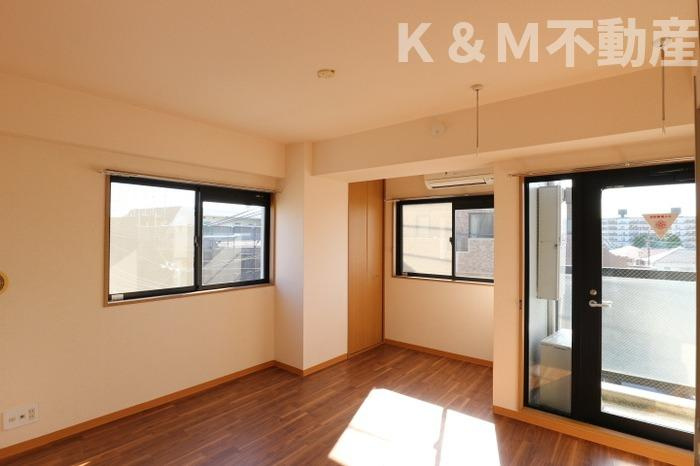 フラッツ・シゲの居間・リビング|使いやすいリビングです