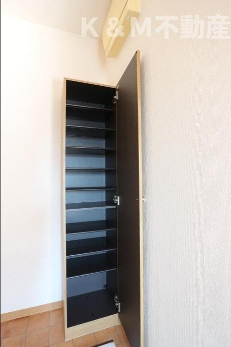 フラッツ・シゲの収納|ちょっとした収納スペースも充実しています