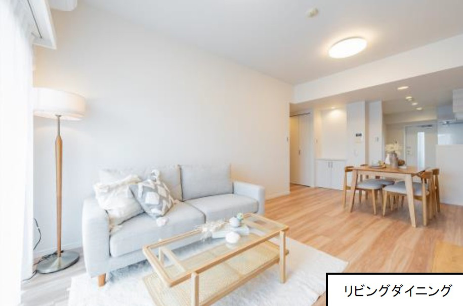 ライフピア新越谷IIアーバンアクシスの居間・リビング