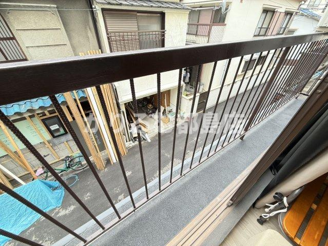 謙徳ビルのバルコニー