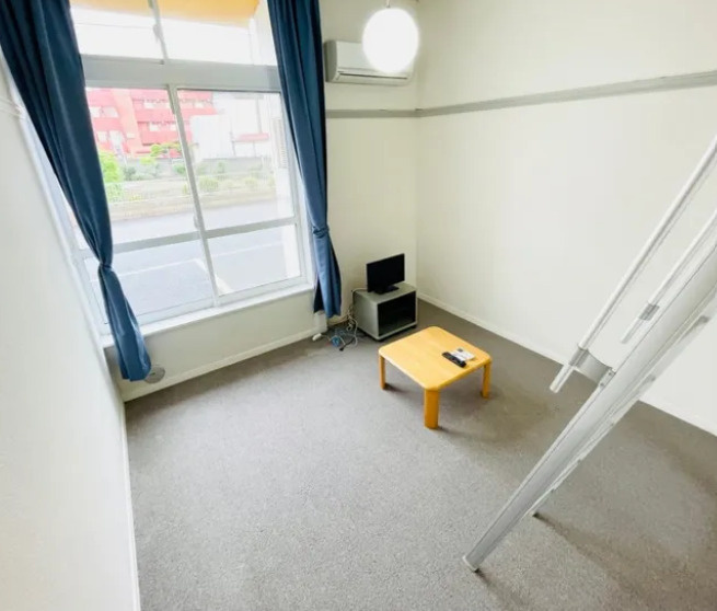 レオパレス伊吹の居間・リビング