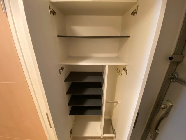 豊中市岡上の町４丁目の賃貸マンションの収納