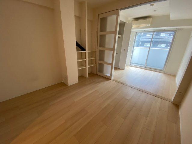 豊中市岡上の町４丁目の賃貸マンションの居間・リビング