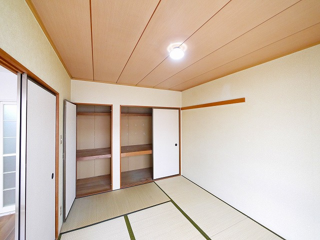ジョイフル東生駒B棟の和室