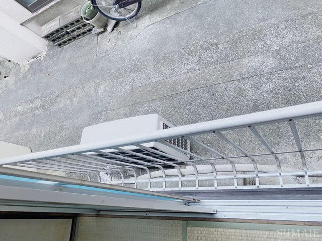 吉村荘のバルコニー|お洗濯にも便利なバルコニー付き