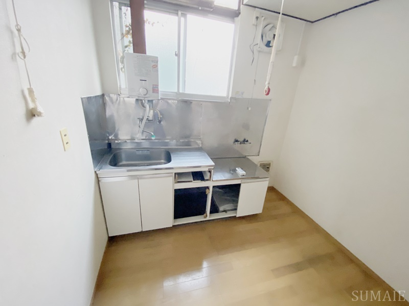 吉村荘のキッチン|きれいなキッチンです