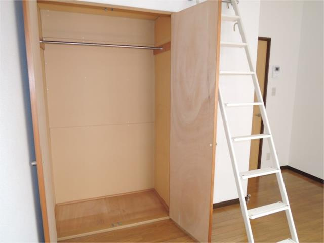 川崎市多摩区菅５丁目のアパートの収納