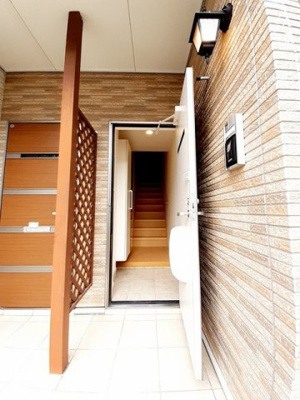 【玄関】 | ビオーラＫⅢ | 明るい玄関です