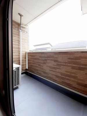 【バルコニー】 | ビオーラＫⅢ | 開放的で明るい空間を演出してくれるバルコニーです