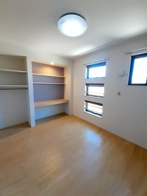 【内装】 | ペンタス | 明るい色調の室内です