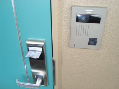 【玄関】 | プランドール・モコ | 玄関（カードキー）