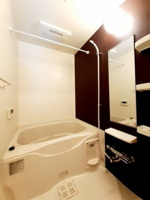 【浴室】 | ルチアーナ | お風呂で日々の疲れを落としましょう