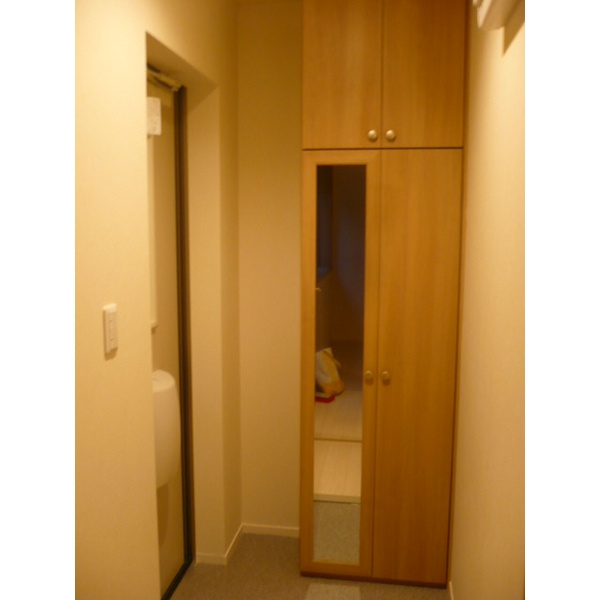 ヴィラ　モデナの玄関