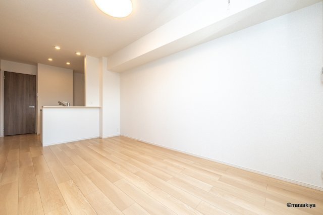 プレシャス・アイルの居間・リビング|家賃割10％　割引期間は契約開始日より23ヶ月後の末日迄。