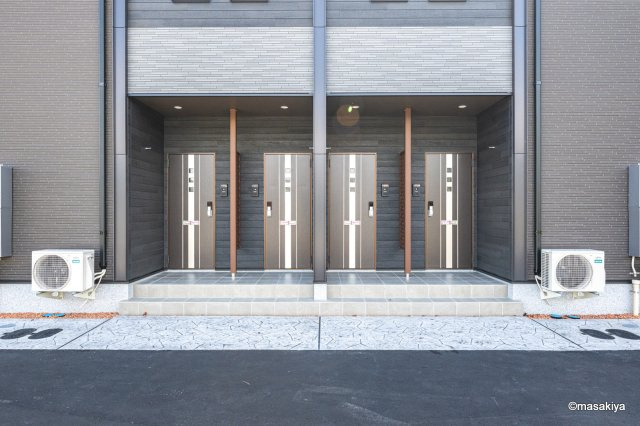 プレシャス・アイルのエントランス|家賃割10％　割引期間は契約開始日より23ヶ月後の末日迄。