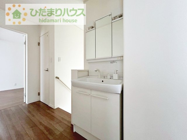【独立洗面台】 | 守谷市松並青葉3丁目　中古戸建 | 女性の多いご家族に！2階にも洗面化粧台を完備♪