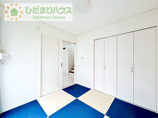 【和室】 | 守谷市松並青葉3丁目　中古戸建 | リビングと和室は続き間設計。お友達が来たときには襖を開けて、広々空間を確保できます。