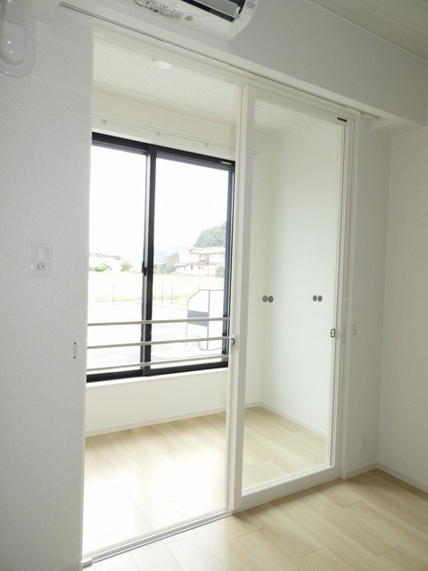 安芸高田市吉田町常友のアパートのバルコニー