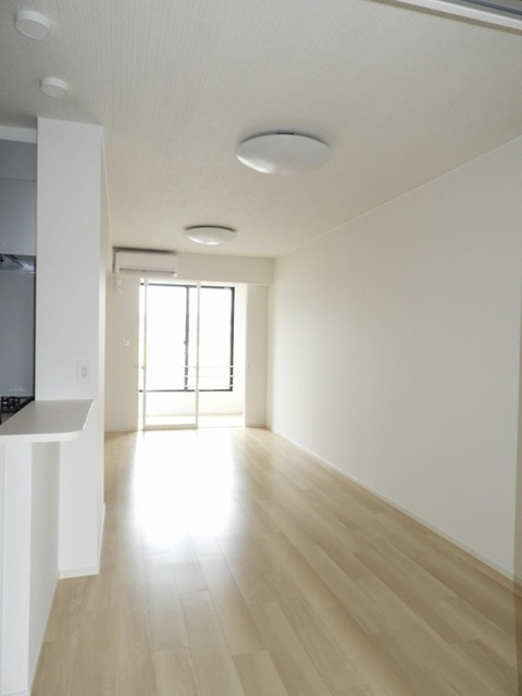 安芸高田市吉田町常友のアパートの居間・リビング|エアコン付き