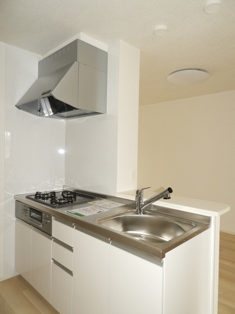 安芸高田市吉田町常友のアパートのキッチン