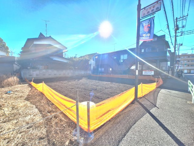 【前面道路含む現地写真】 | 小平市大沼町2丁目　売地 | 更地渡し！南側含む３方向に空きがあり、解放感のある約50坪の整形地！小平駅徒歩６分の好立地、お好きなハウスメーカーさんにて建築いただけます♪