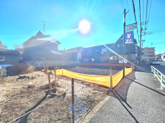 【前面道路含む現地写真】 | 小平市大沼町2丁目　売地 | 更地渡し！南側含む３方向に空きがあり、解放感のある約50坪の整形地！小平駅徒歩６分の好立地、お好きなハウスメーカーさんにて建築いただけます♪