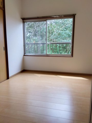 久留米市荒木町藤田のアパートの居間・リビング|ゆったりとしたリビングです
