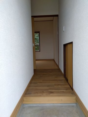久留米市荒木町藤田のアパートの玄関|きれいな玄関です
