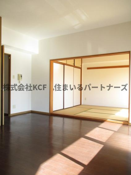 アメニティハイツ杏栄館の居間・リビング|リビングです