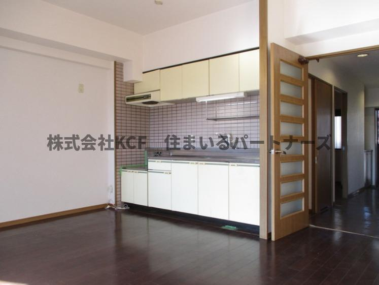 アメニティハイツ杏栄館のキッチン|コンパクトなキッチンで掃除もラクラク