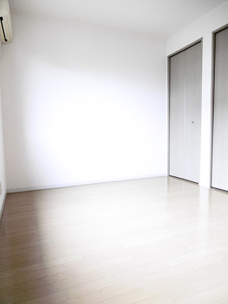 グリーンパークの洋室|明るい洋室です