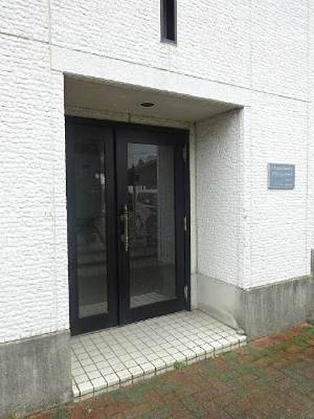 グリーンパークのエントランス|落ち着いたエントランスです