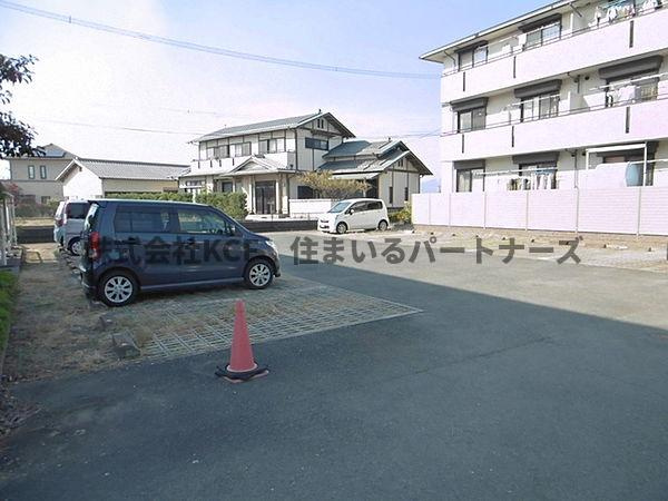 グリーンパークの駐車場|駐車場があります