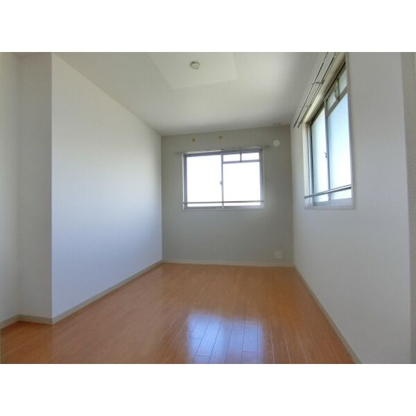 サン・グリーンの寝室|風通しも良い寝室です☆