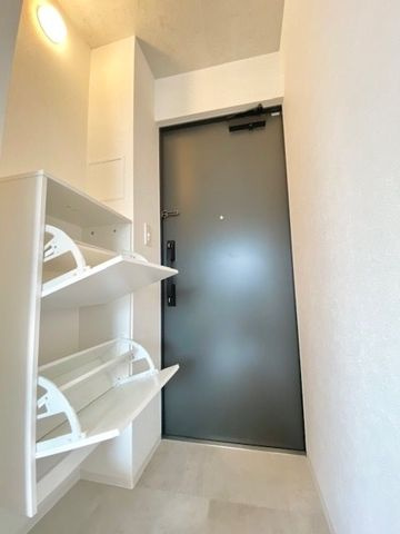 ラクラス中野弥生町の玄関